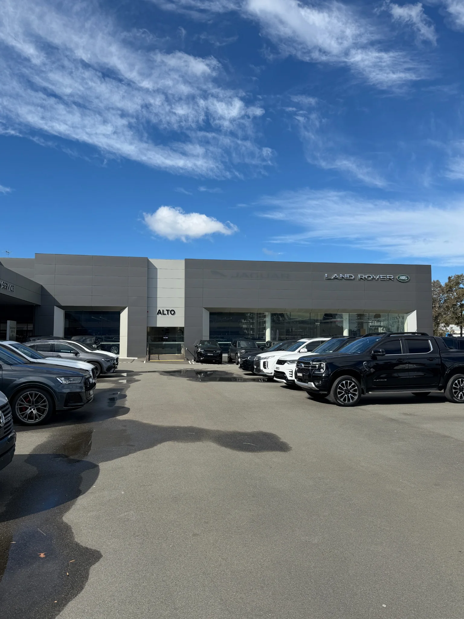 Premium automotive retail environment in Artarmon